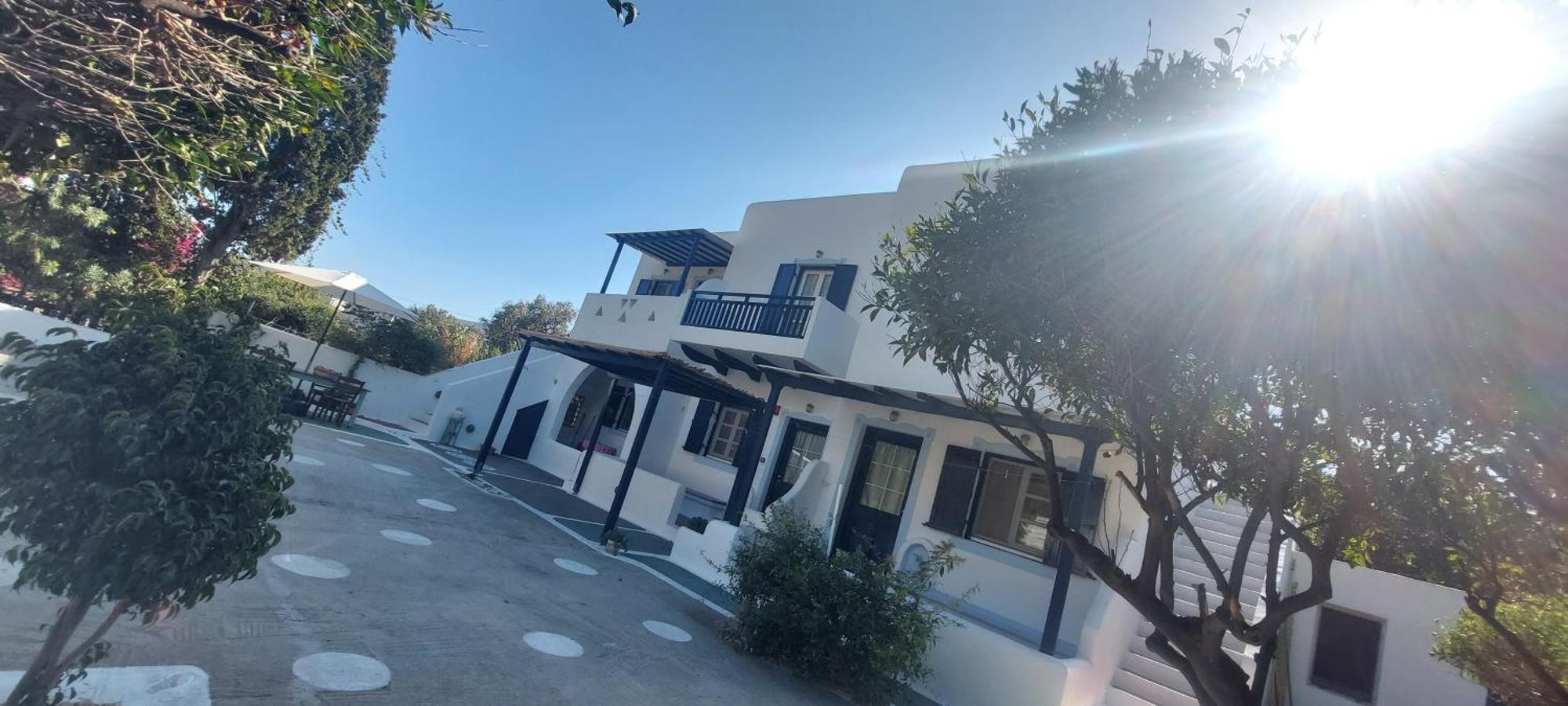 Ο Μπαξεσ Leilighet Livadi  Eksteriør bilde